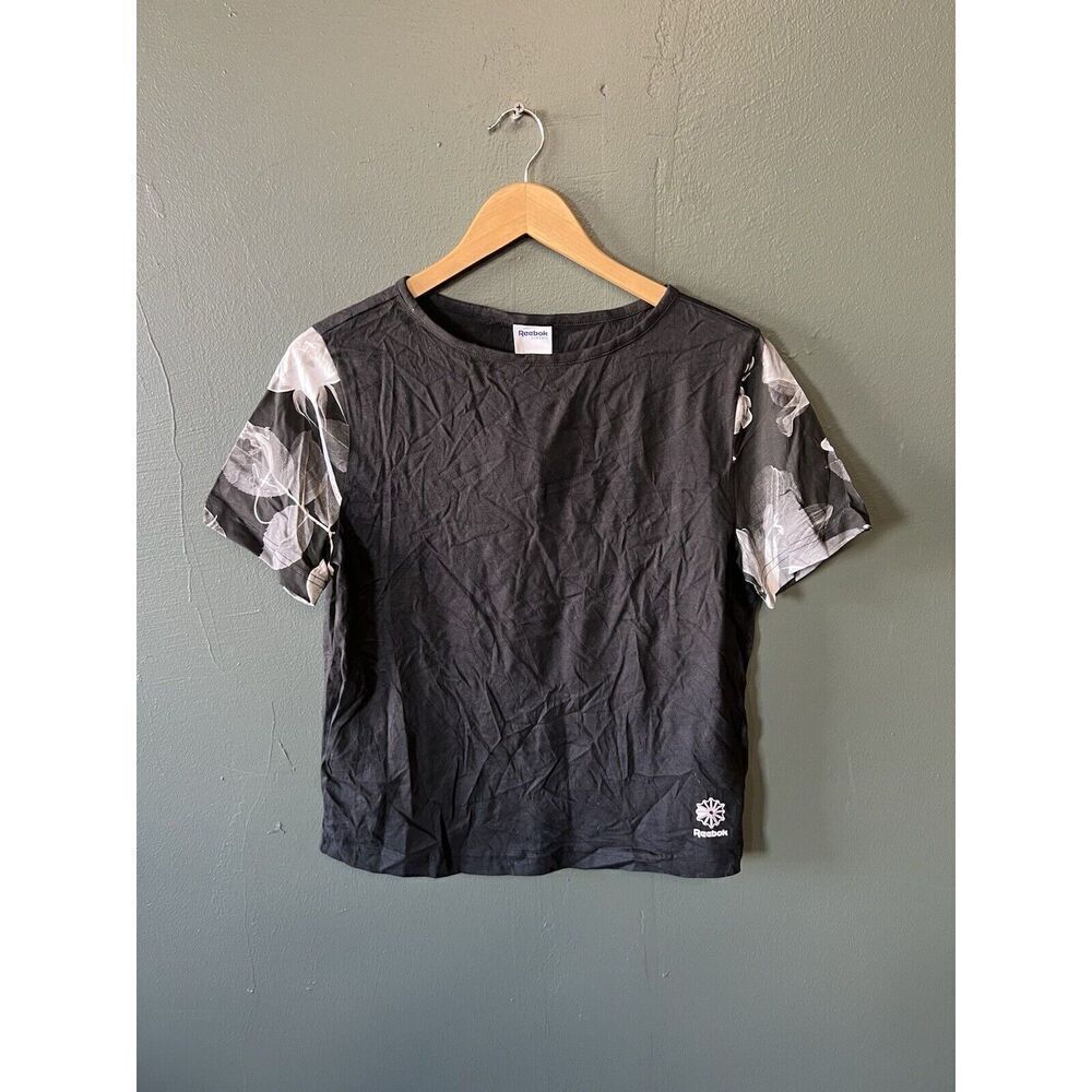 Reebok Classic Womens Black Short Sleeve T-shirt NWT Size Small